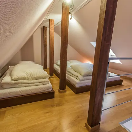 Apartament *